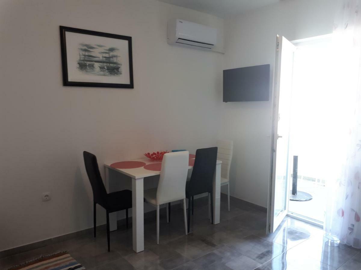 Apartmani Korina Starigrad Paklenica Εξωτερικό φωτογραφία