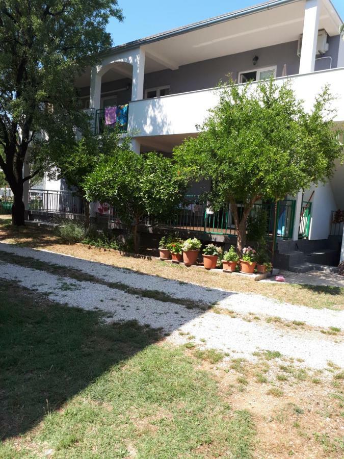 Apartmani Korina Starigrad Paklenica Εξωτερικό φωτογραφία