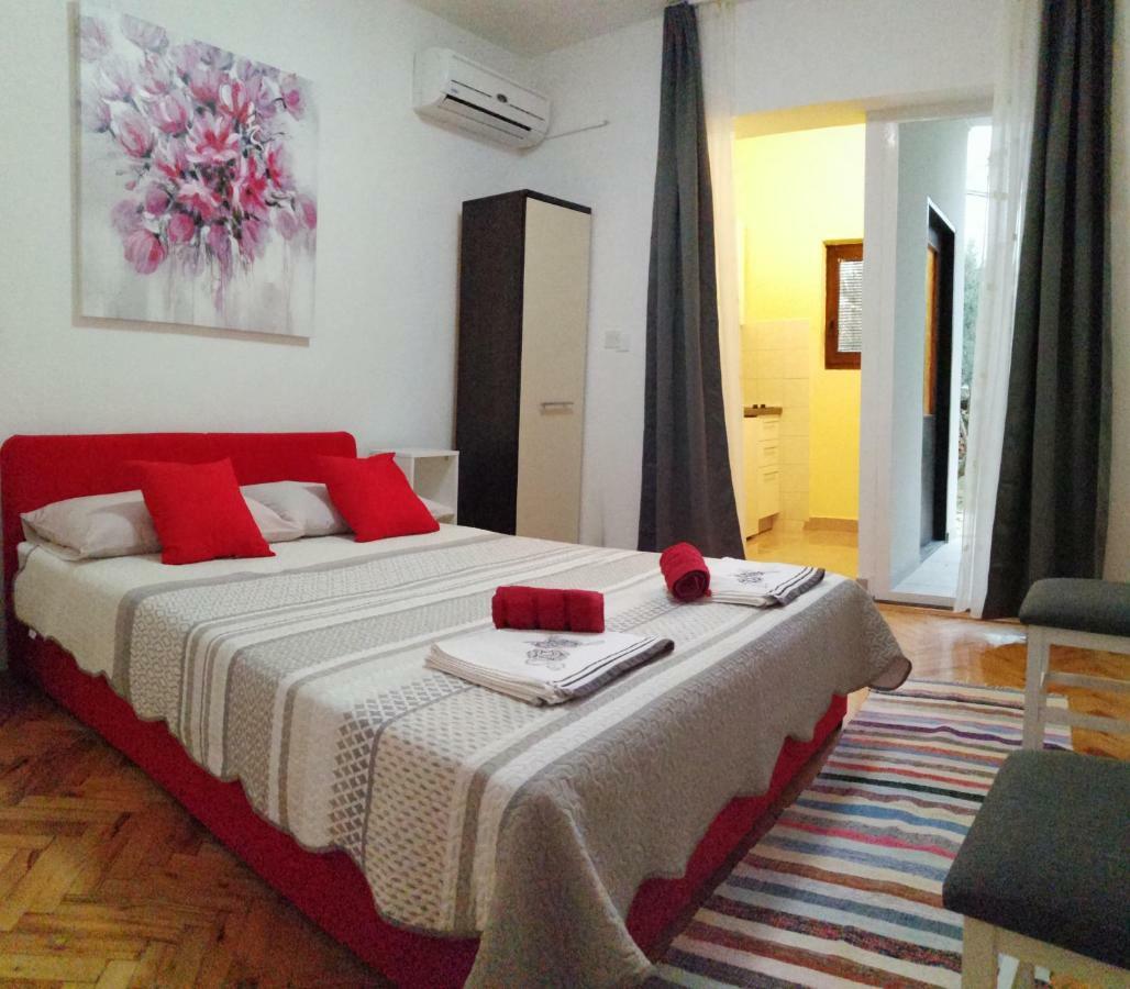 Apartmani Korina Starigrad Paklenica Εξωτερικό φωτογραφία